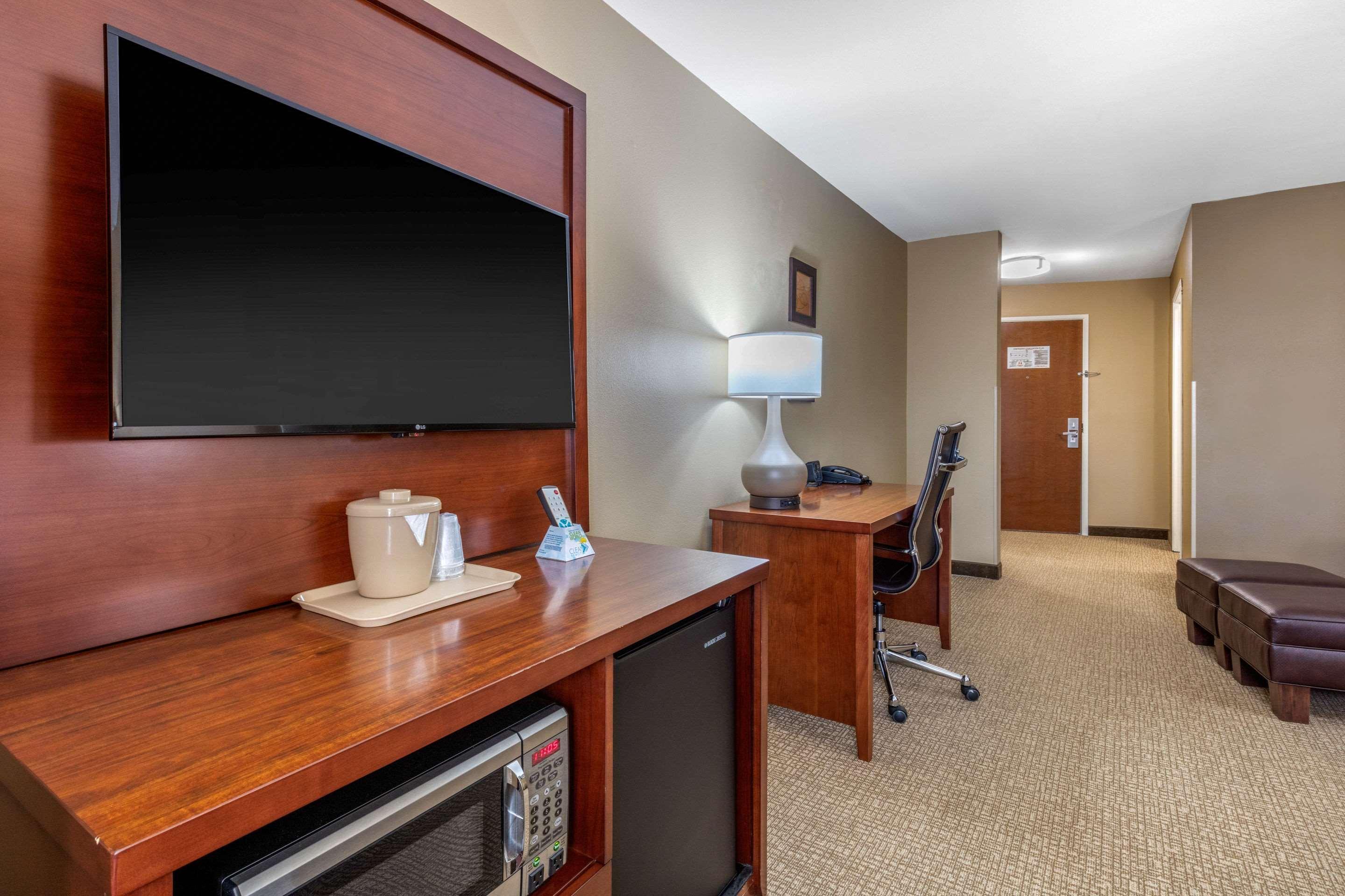 Comfort Suites Pelham Hoover I-65 Exterior photo