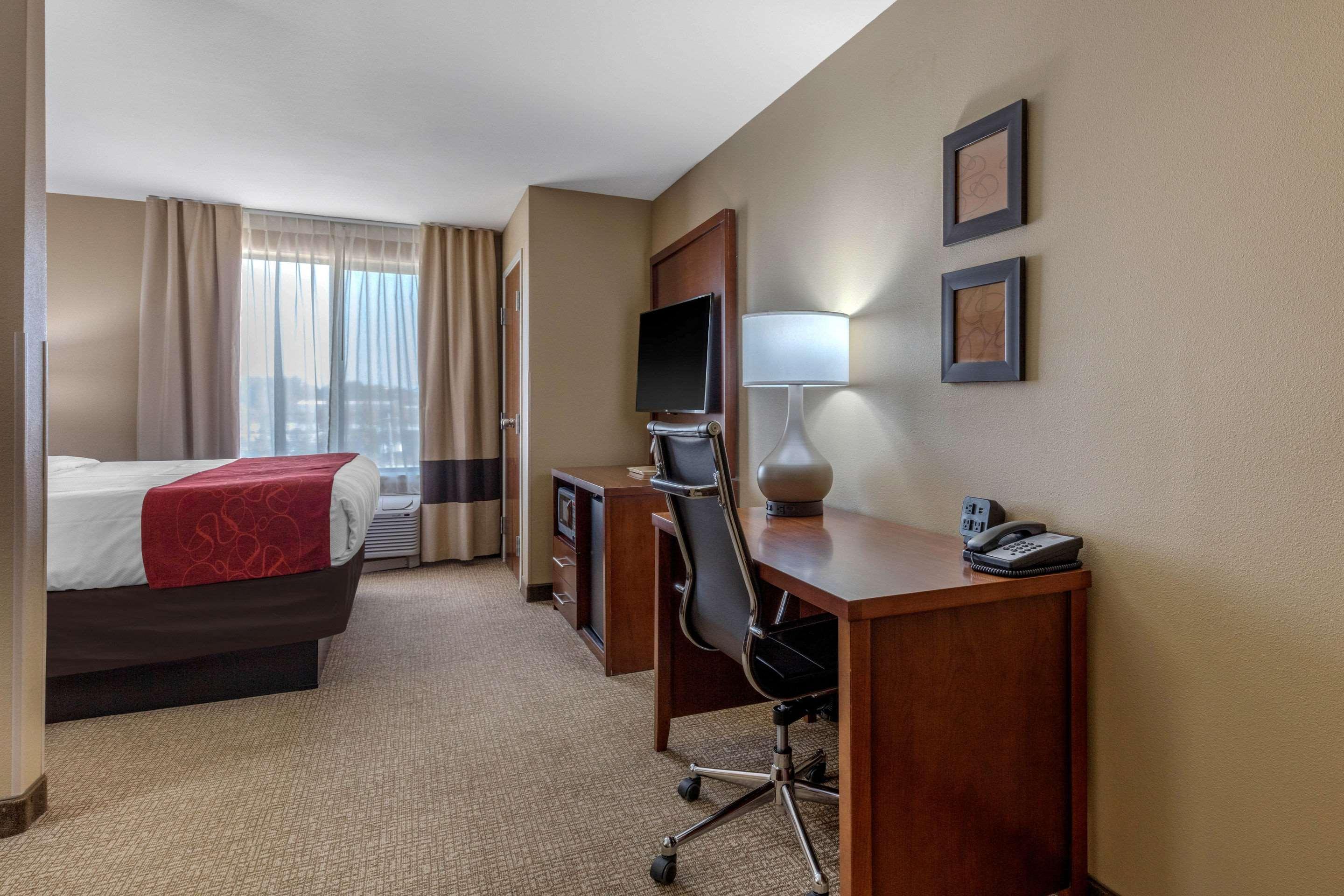 Comfort Suites Pelham Hoover I-65 Exterior photo